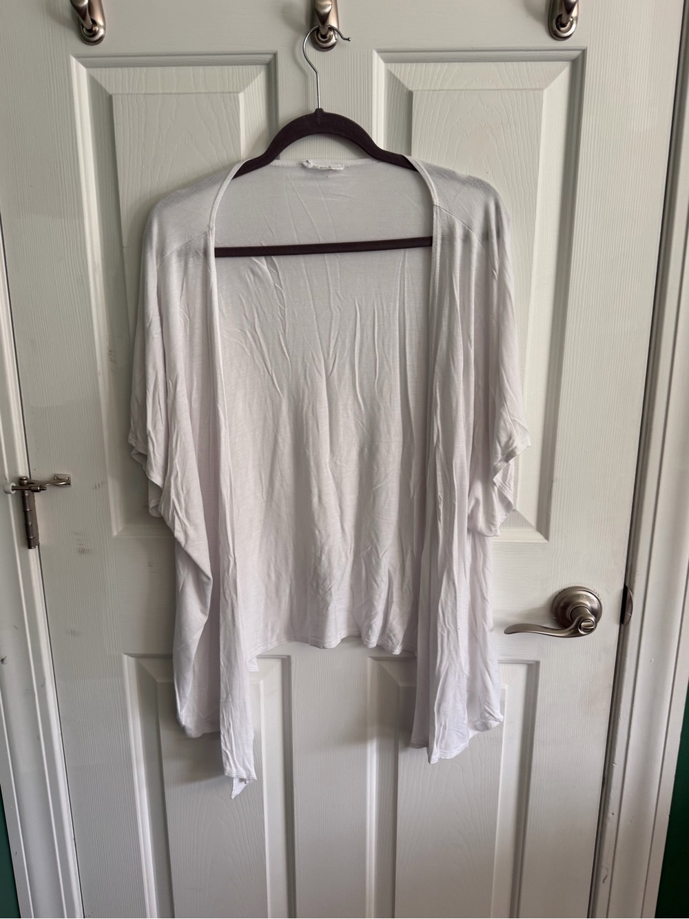 Lightweight White Open-Front Women’s Top 3 xl
